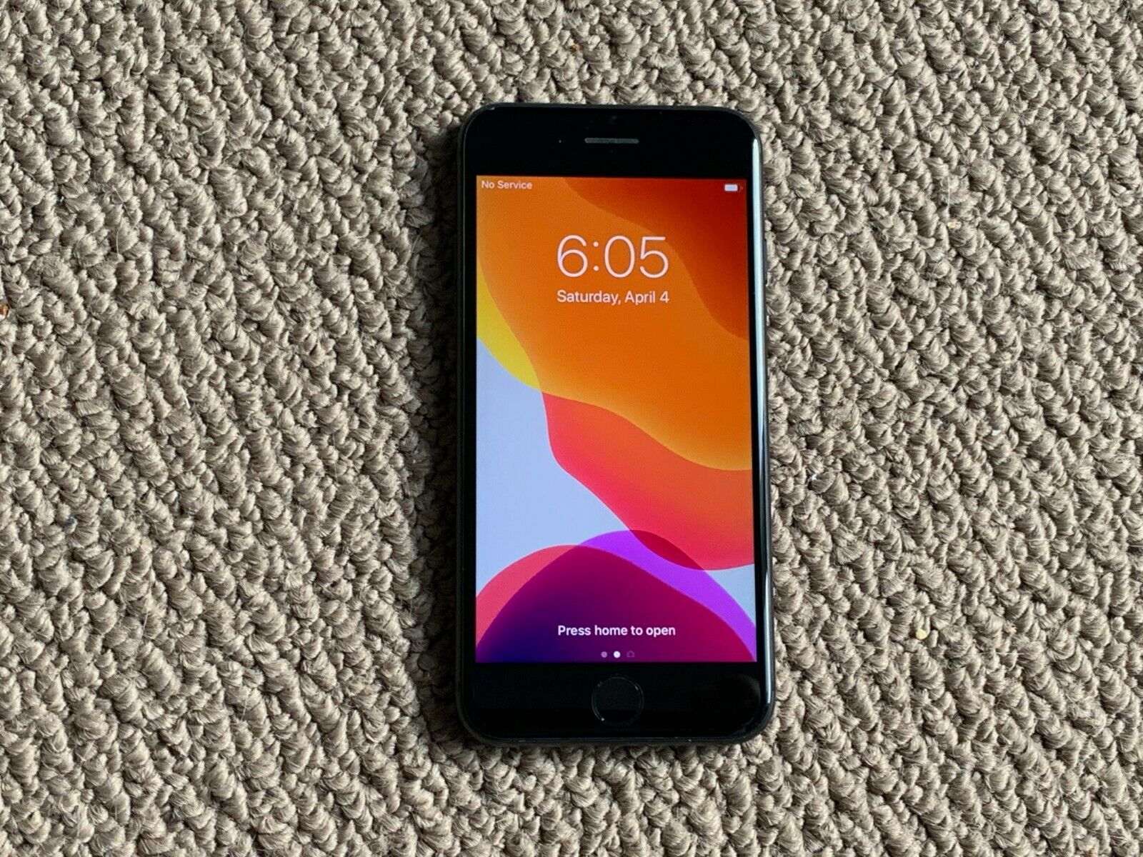 APPLE IPHONE 8 256GB UNLOCKED SMARTPHONE-BLK  Refurbished with Charger - Image 4