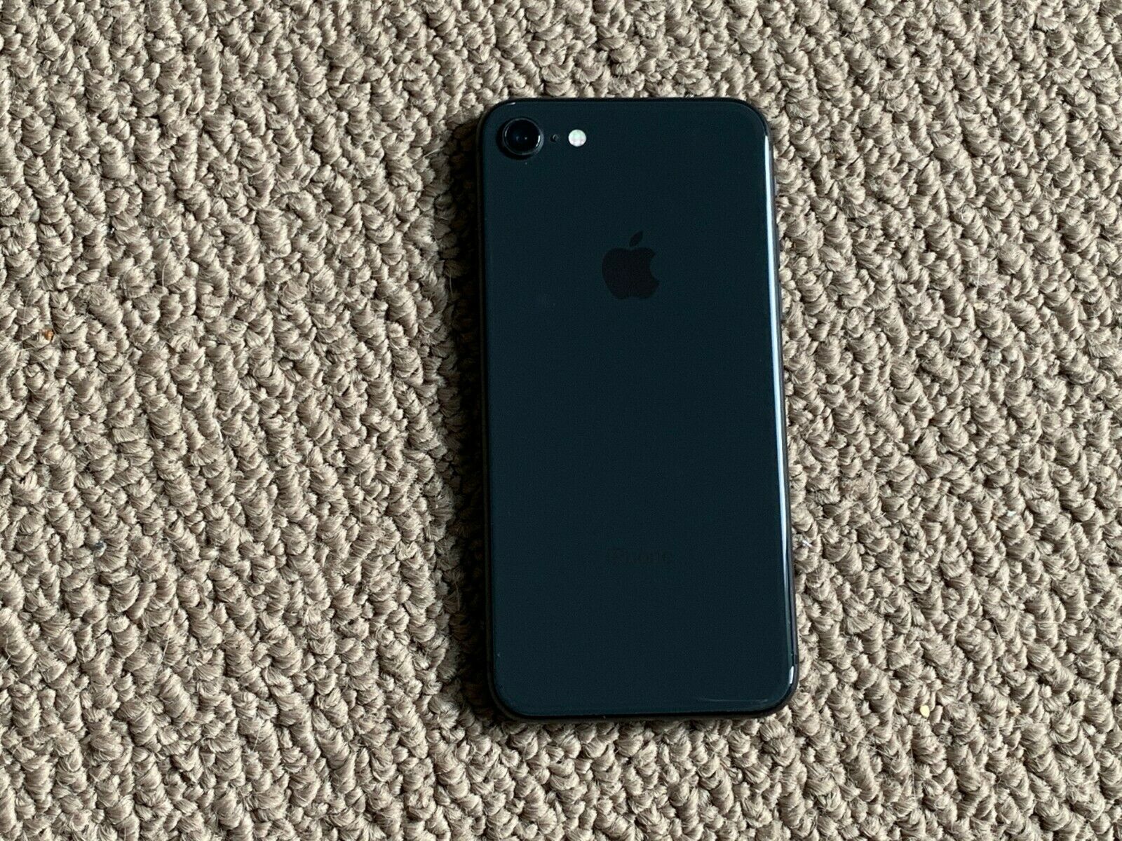 APPLE IPHONE 8 256GB UNLOCKED SMARTPHONE-BLK  Refurbished with Charger - Image 5